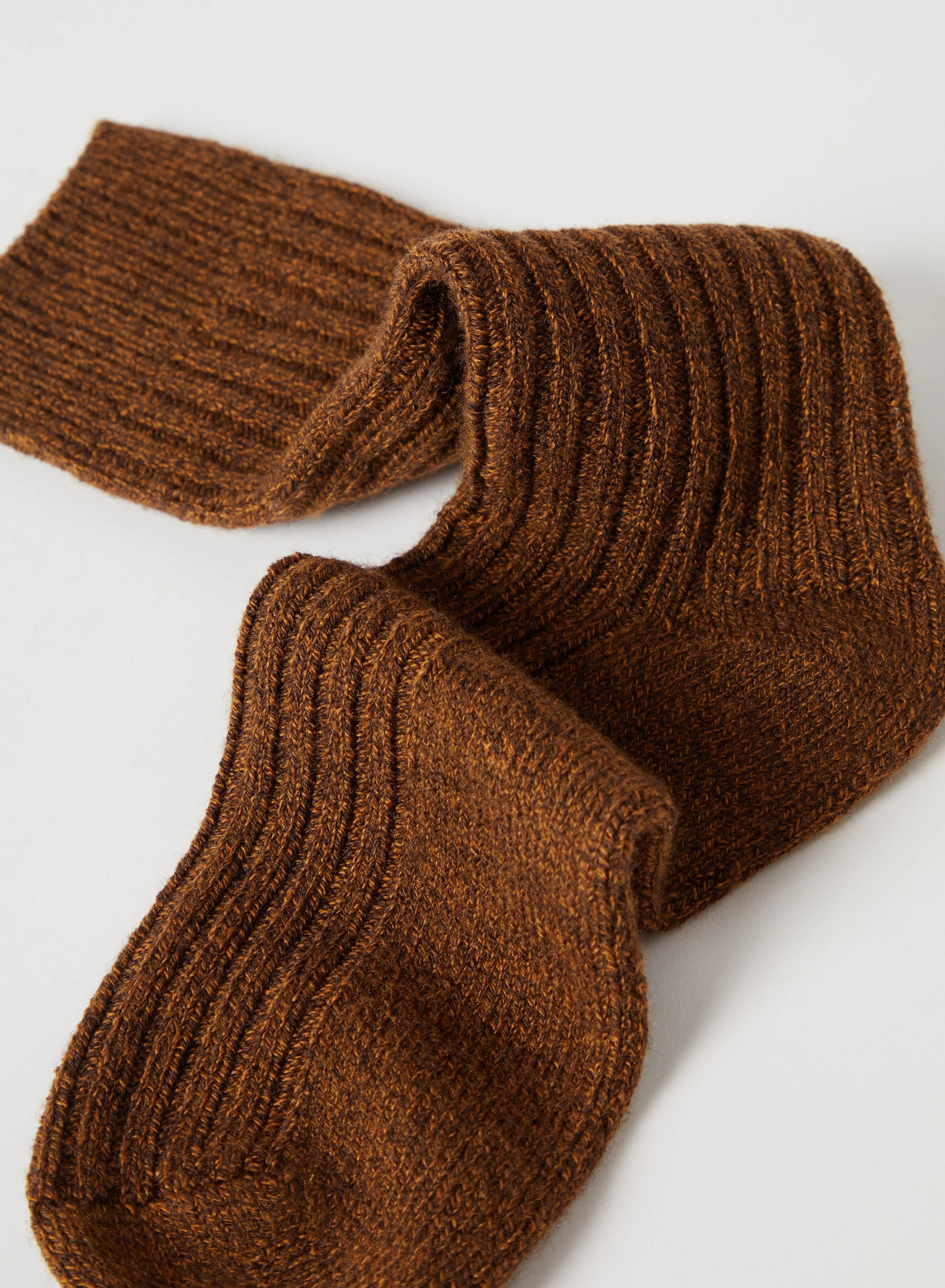 November-WHW21SW37-Bark-Snug-Socks-Still_0758.jpg