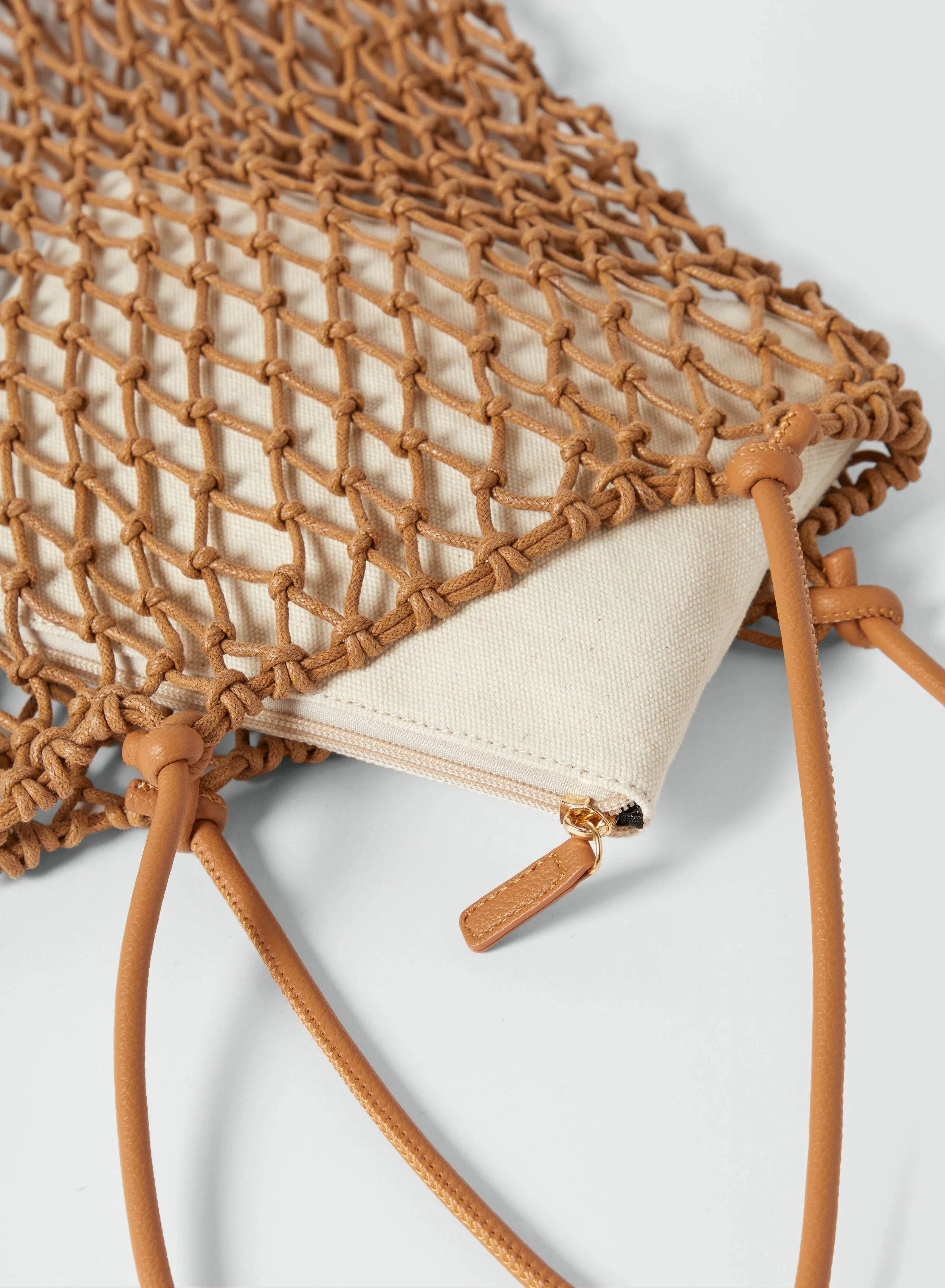 XXXXXXX-SADIE-BAG-CAMEL-MACRAME-Still_0092.jpg