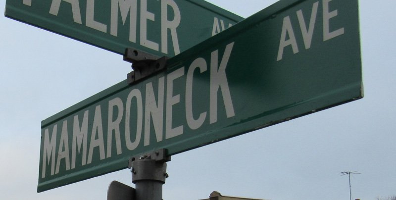  Mamaroneck Avenue street sign in Mamaroneck 