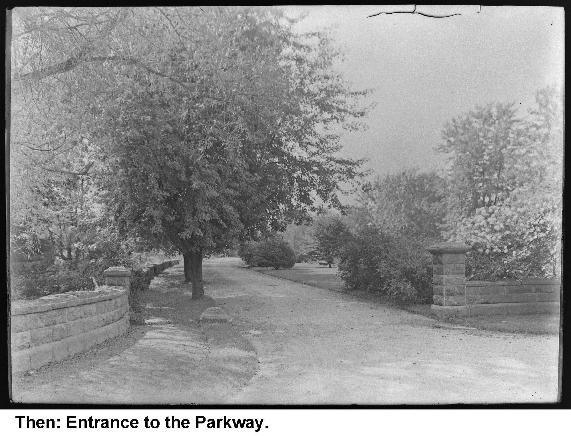 GN-033 Entrance to Parkway Osborne estate captioned.jpg