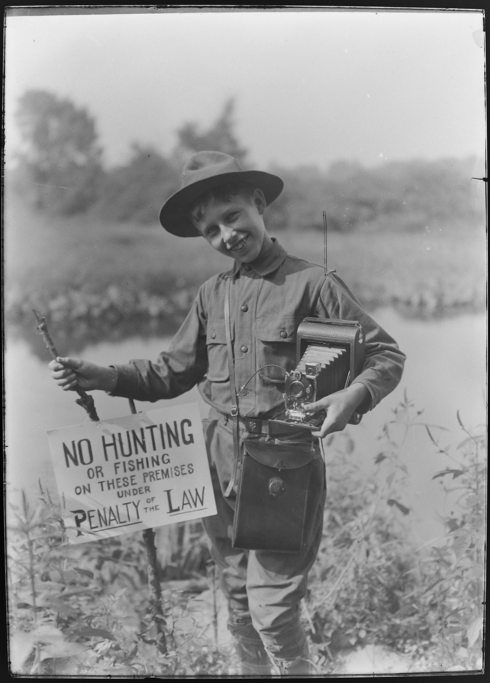 GN-080 Boy Scout with No Hunting sign.jpg