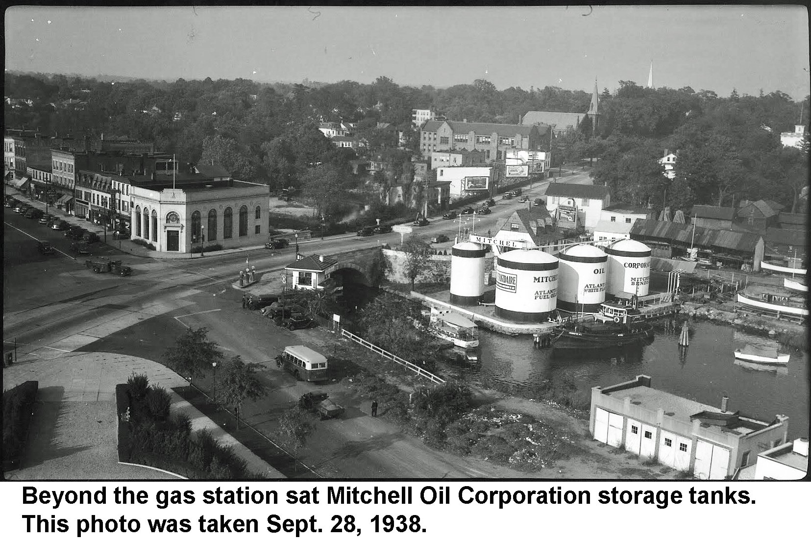 East Boston Post Road gas station oil tanks 1938 1655 px captioned 48px.jpg