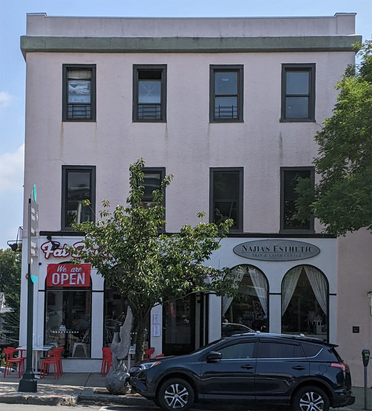 157 Mamaroneck Avenue, 2026: Fat Stu’s  burgers; Najia's Esthetic Skin & Laser Center