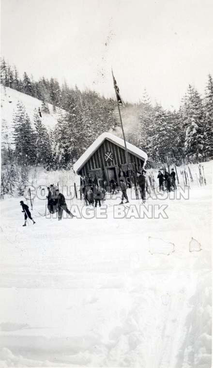   2289.0047 : Rossland Ski Club on Red Mountain. 