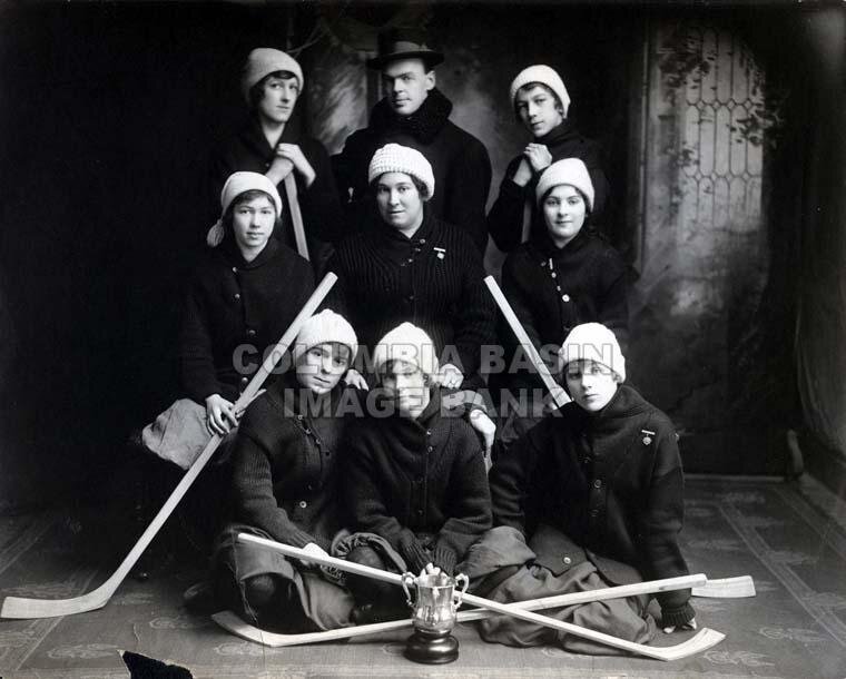 2285.0001: Rossland Ladies Hockey Team, 1915-1916