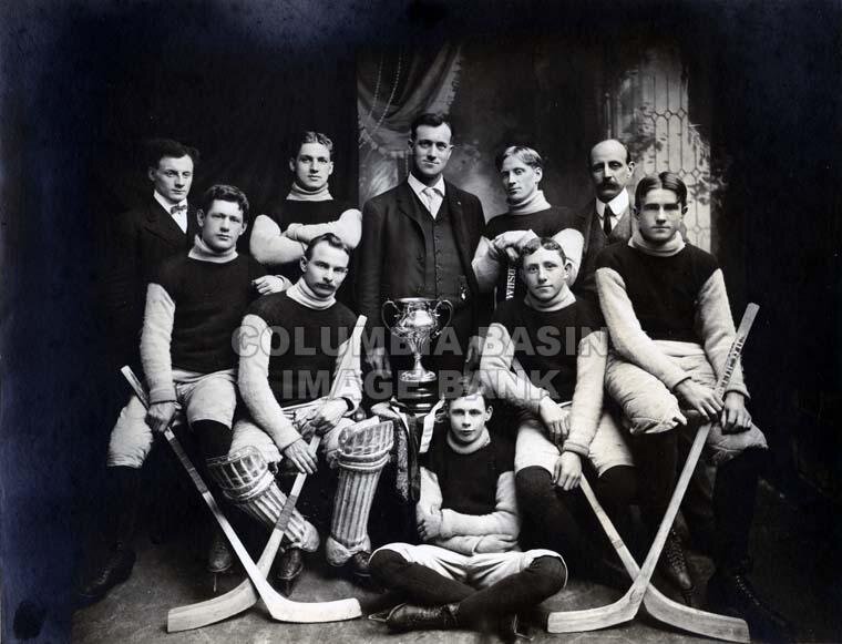 2285.0005: LeRoi Hockey Team, 1907
