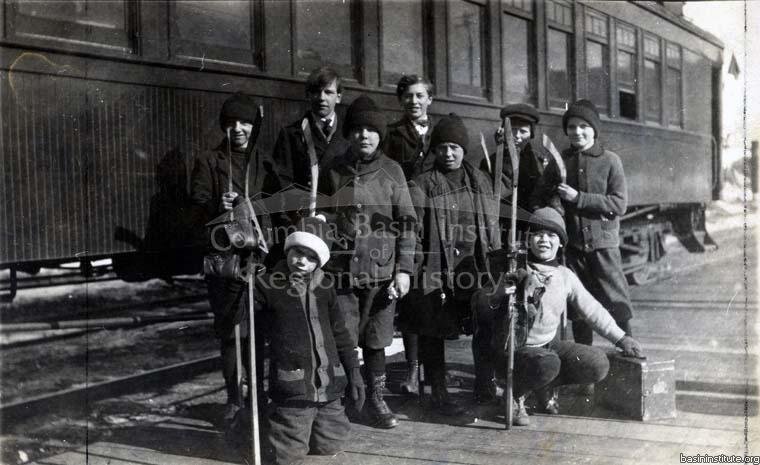 2285.0043: Methodist Church Hockey Team 1916