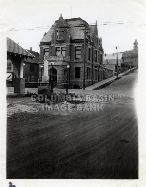 2276.0063: Rossland Post Office in 1927