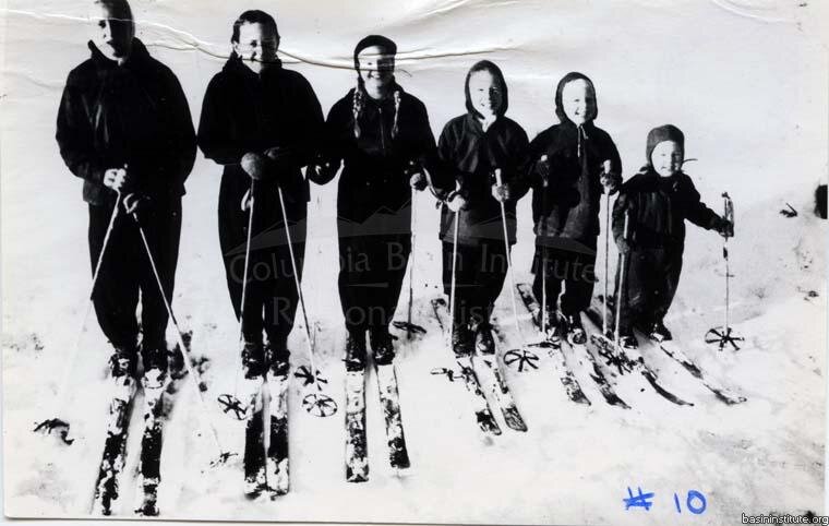 2293.0053:  Left to Right- Elizabeth, Nancy, Judy, John, Ken and Ricky Greene, December 1955
