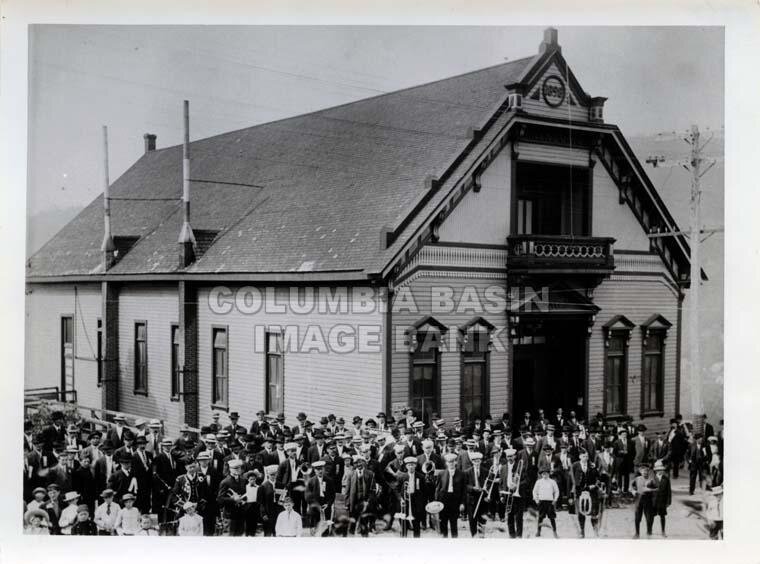 2283.0002: Minors Union Hall-situated on south side of Columbia Ave between Earl &amp; Davies St. just opposite the bluff known as the  Cliff, showing the band gathering for the parade- c.1910