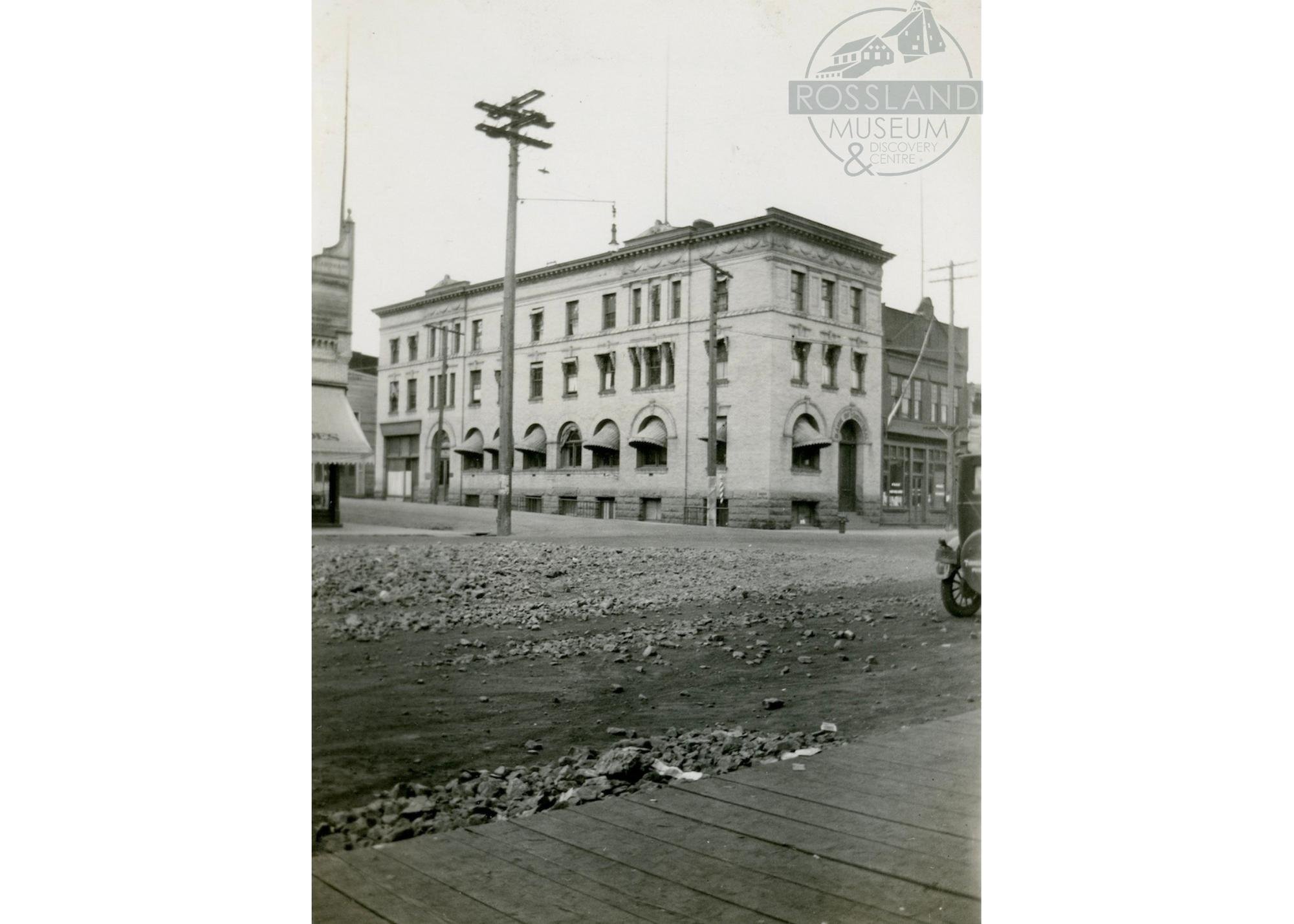   2282.0007 : Bank of Montreal in Rossland, 1927. 