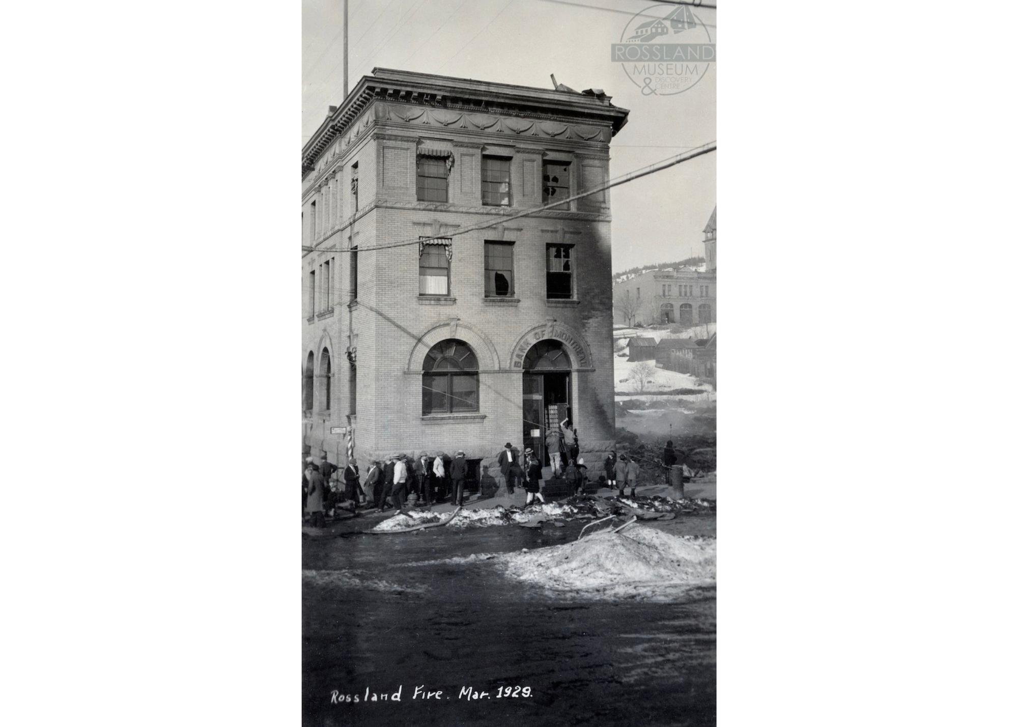   2282.0012 : Bank of Montreal after the  Fire of March 1929 . 