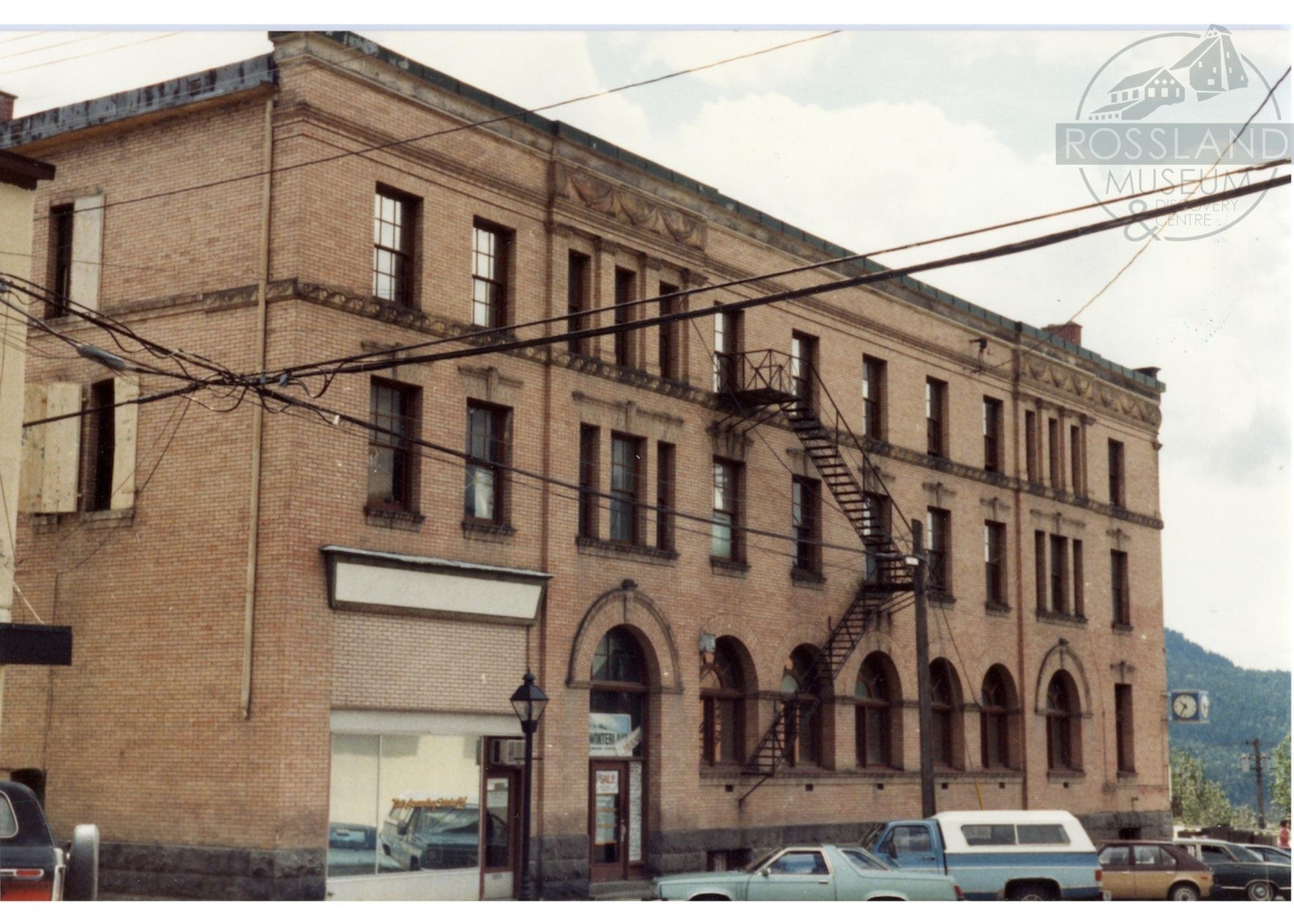  2282.0014 : Bank of Montreal from Washington Street, 1985. 