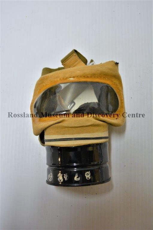   2010.4.1:  Rossland ARP Gas Mask, circa 1941-1945. 