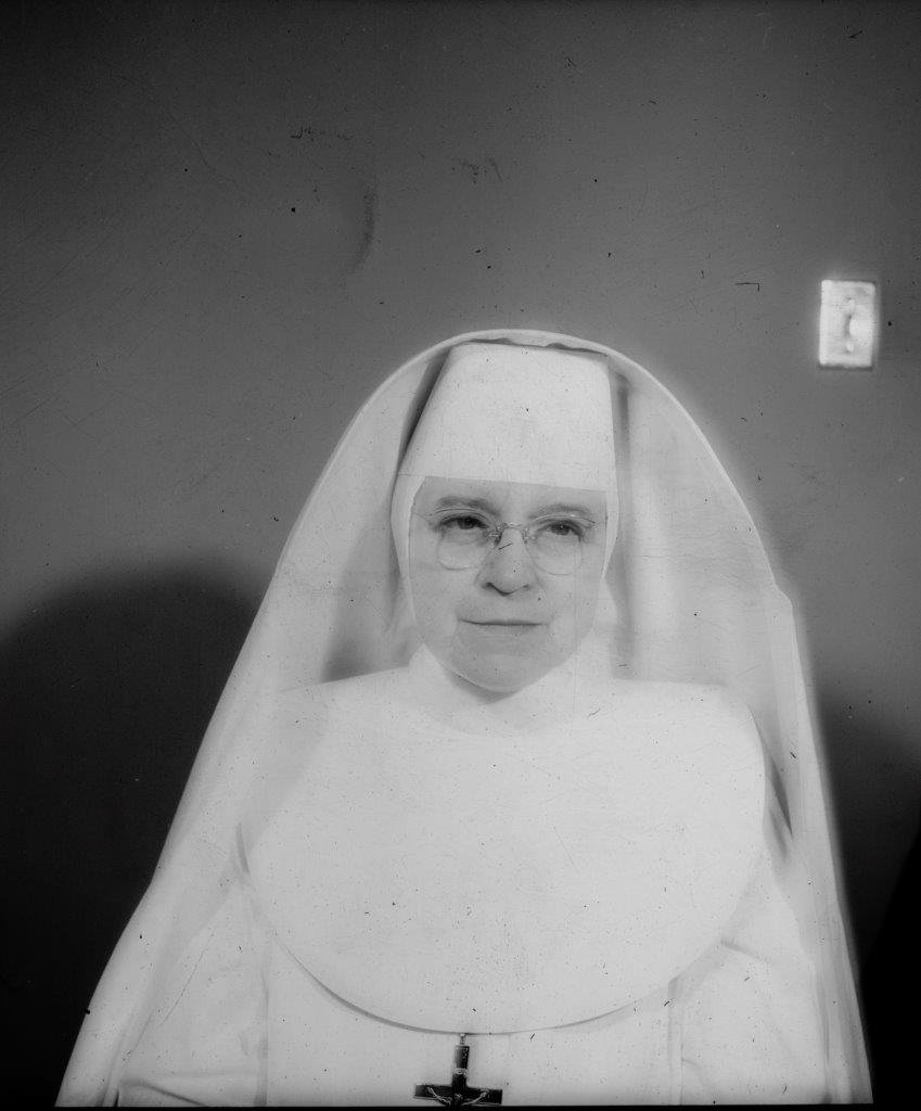  A2022.000.002.0331: Unknown nun, date unknown. 