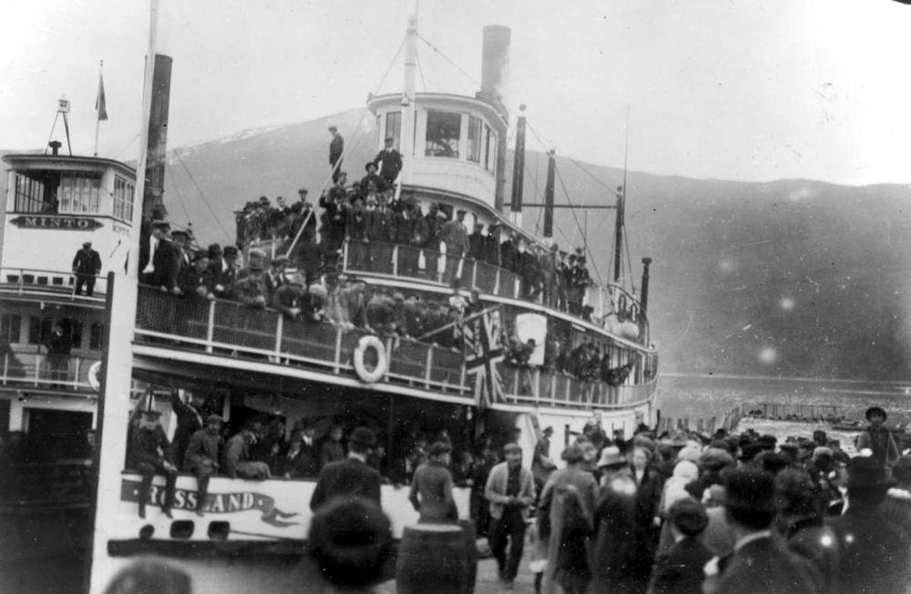  Soldiers boarding  Rossland,  circa 1915.  Image A-00662: Courtesy of BC Archives. 