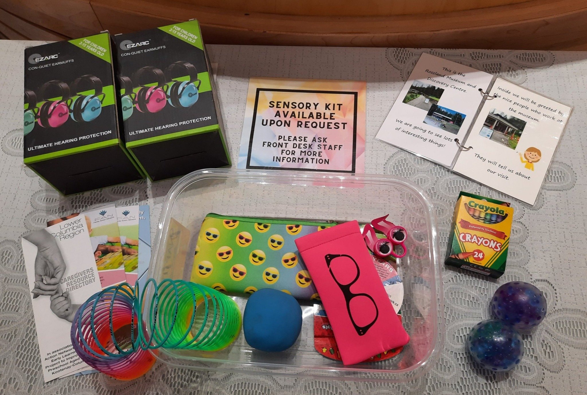 Have you heard about our sensory bins? We have two sensory bins available to help enhance the museum experience for young visitors with diverse needs. These bins, sponsored by the @the_family_action_network and @kootenayfamilyplace, include a social 
