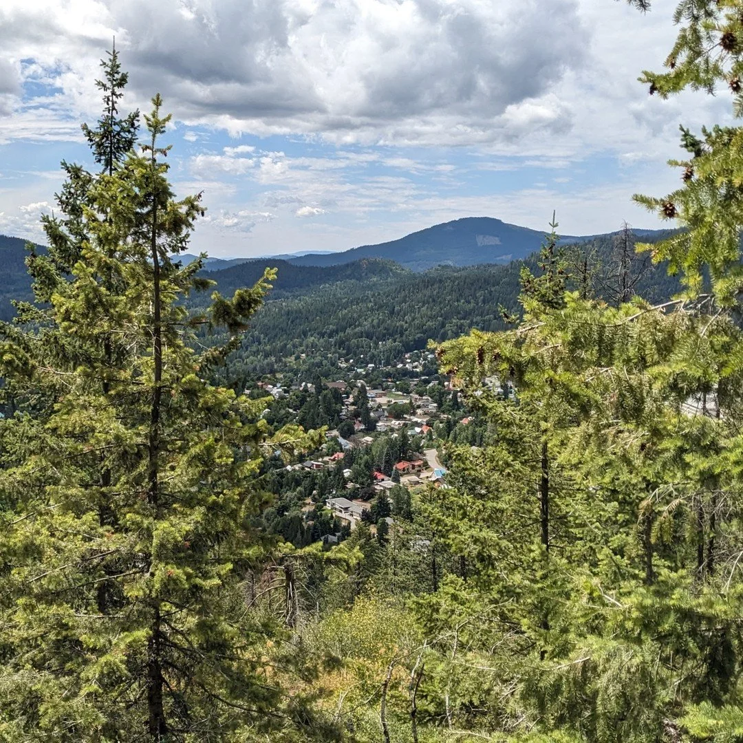 We always love a good #RosslandView! Stop by the Visitor Centre for maps or suggestions about nearby hikes.