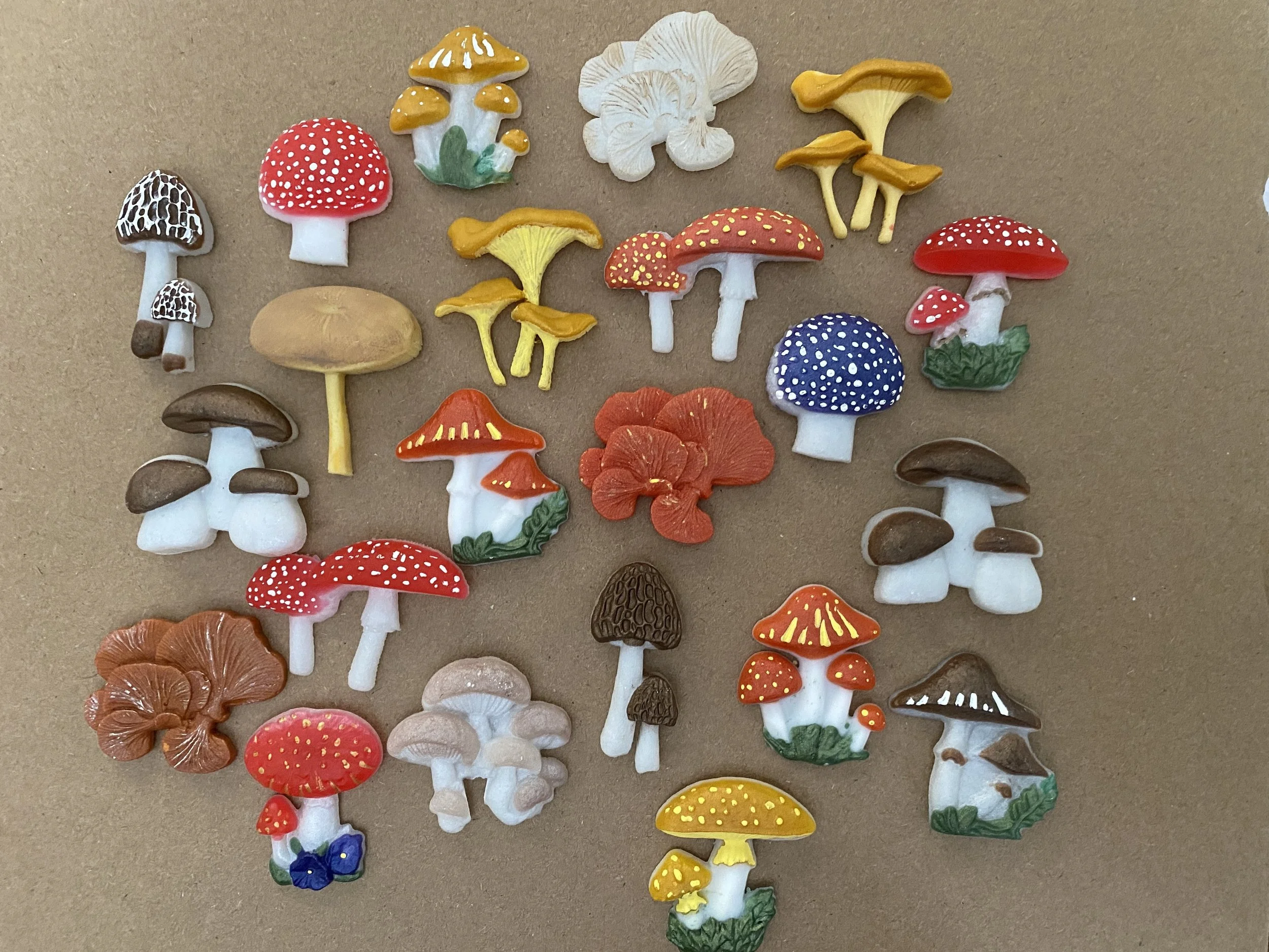 craft-gremline-little-resin-mushroom-magnets (1).jpg