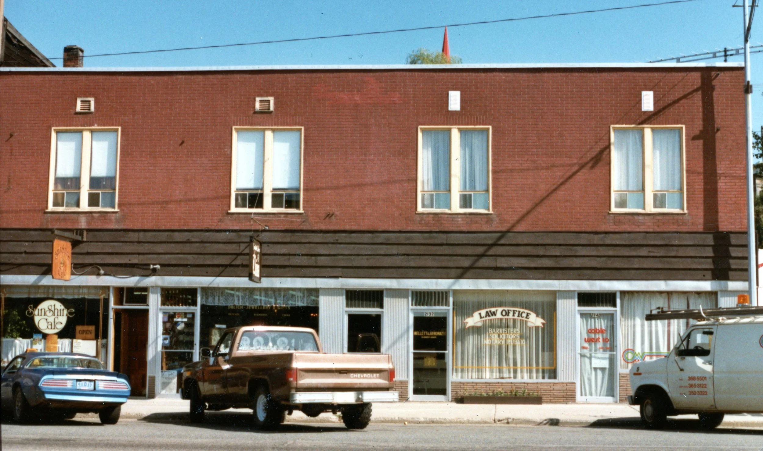 Lalonde &amp; Rodier Block without awnings