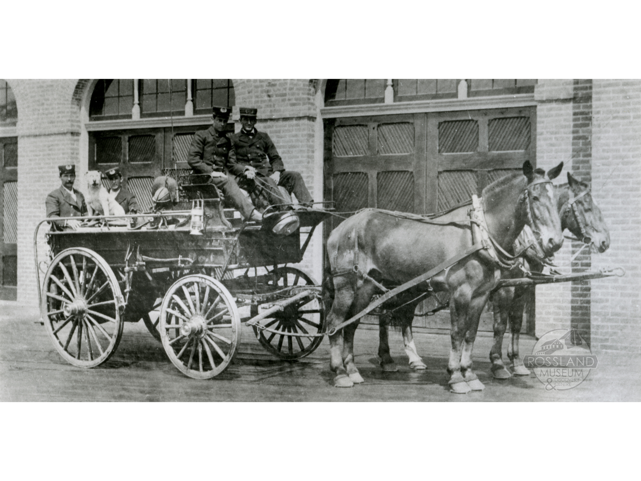 2276.0030-watermarked-horse-drawn-fire-wagon-1901.png