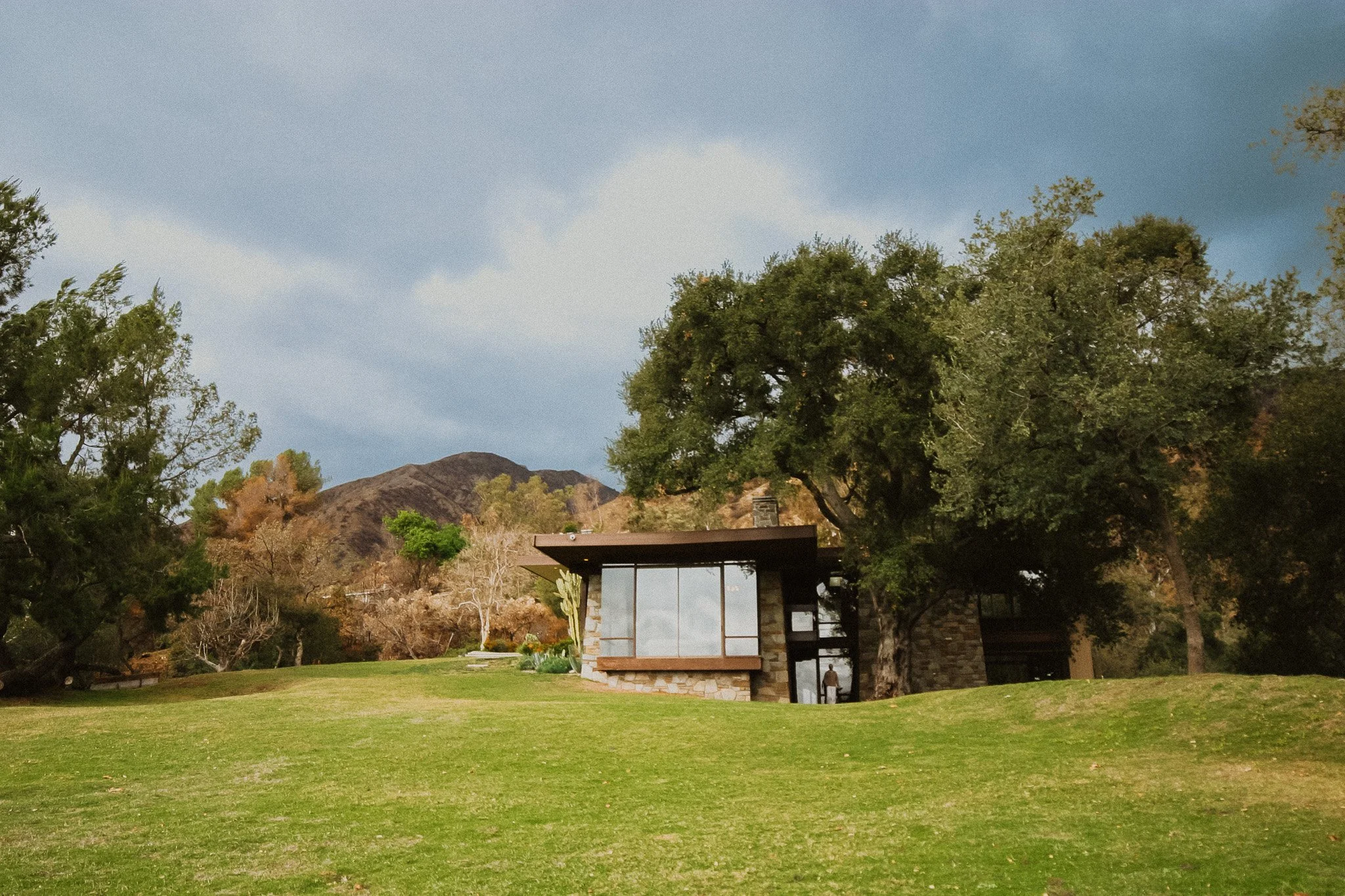 How Do You Evaluate a Home’s Condition Before Making an Offer in Pasadena?