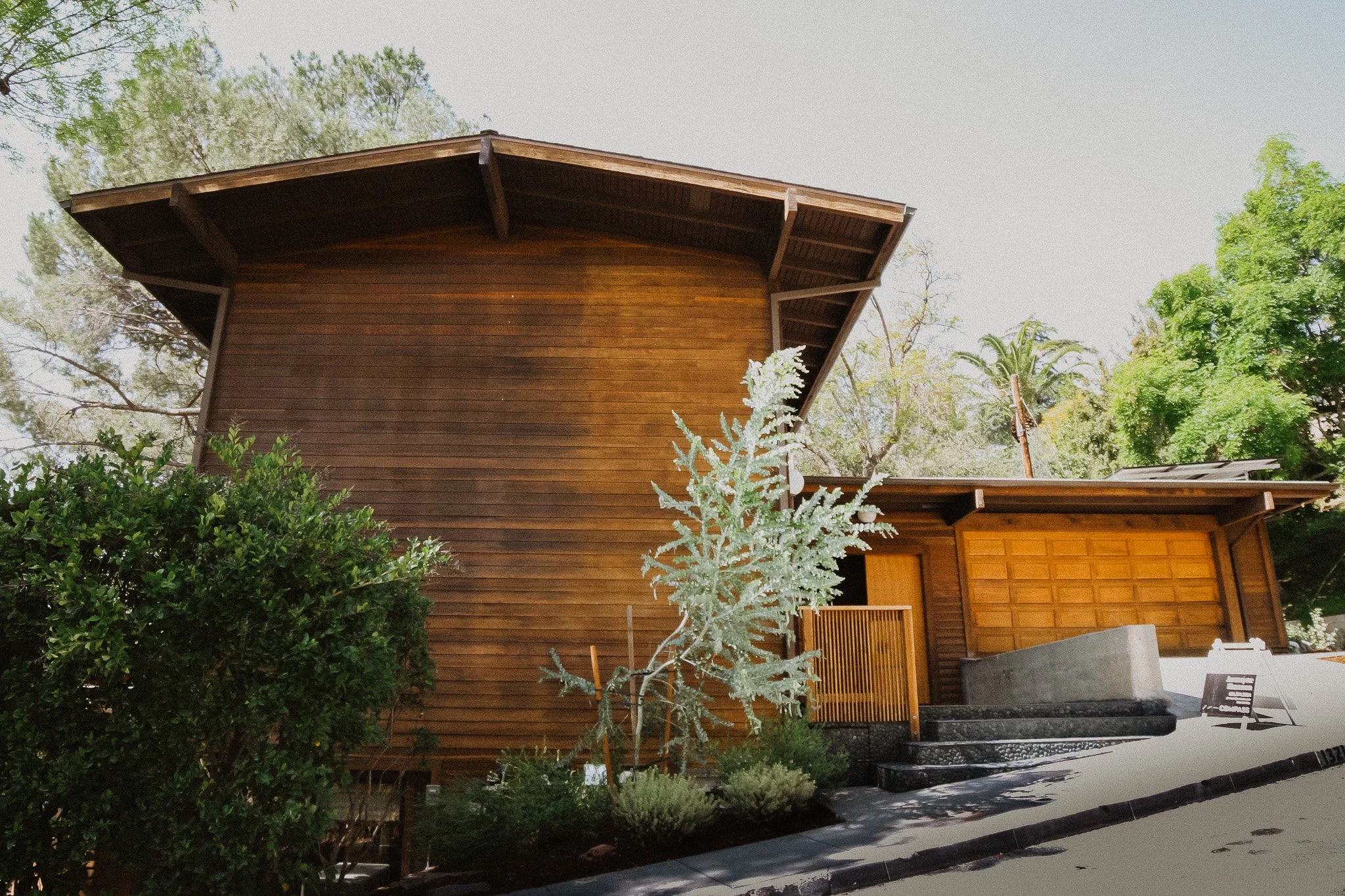 How Do Pasadena Sellers Choose the Best Offer Beyond Highest Price?