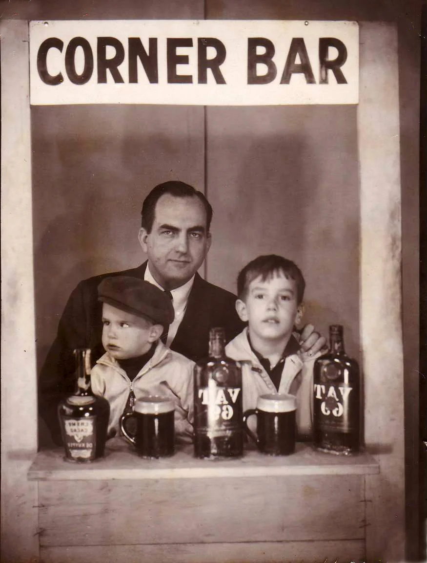 JRDRobertLanceCornerBar_slightEDIT.jpg