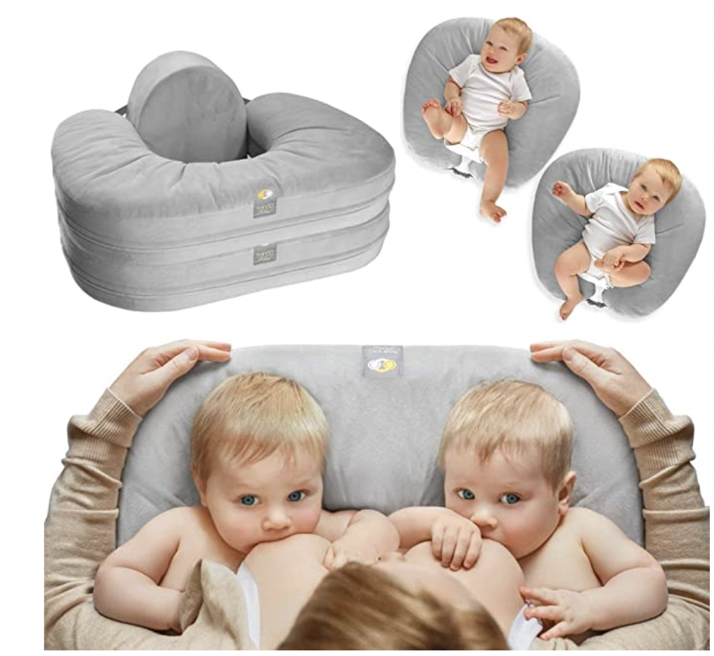 BREASTFEEDING TWINS