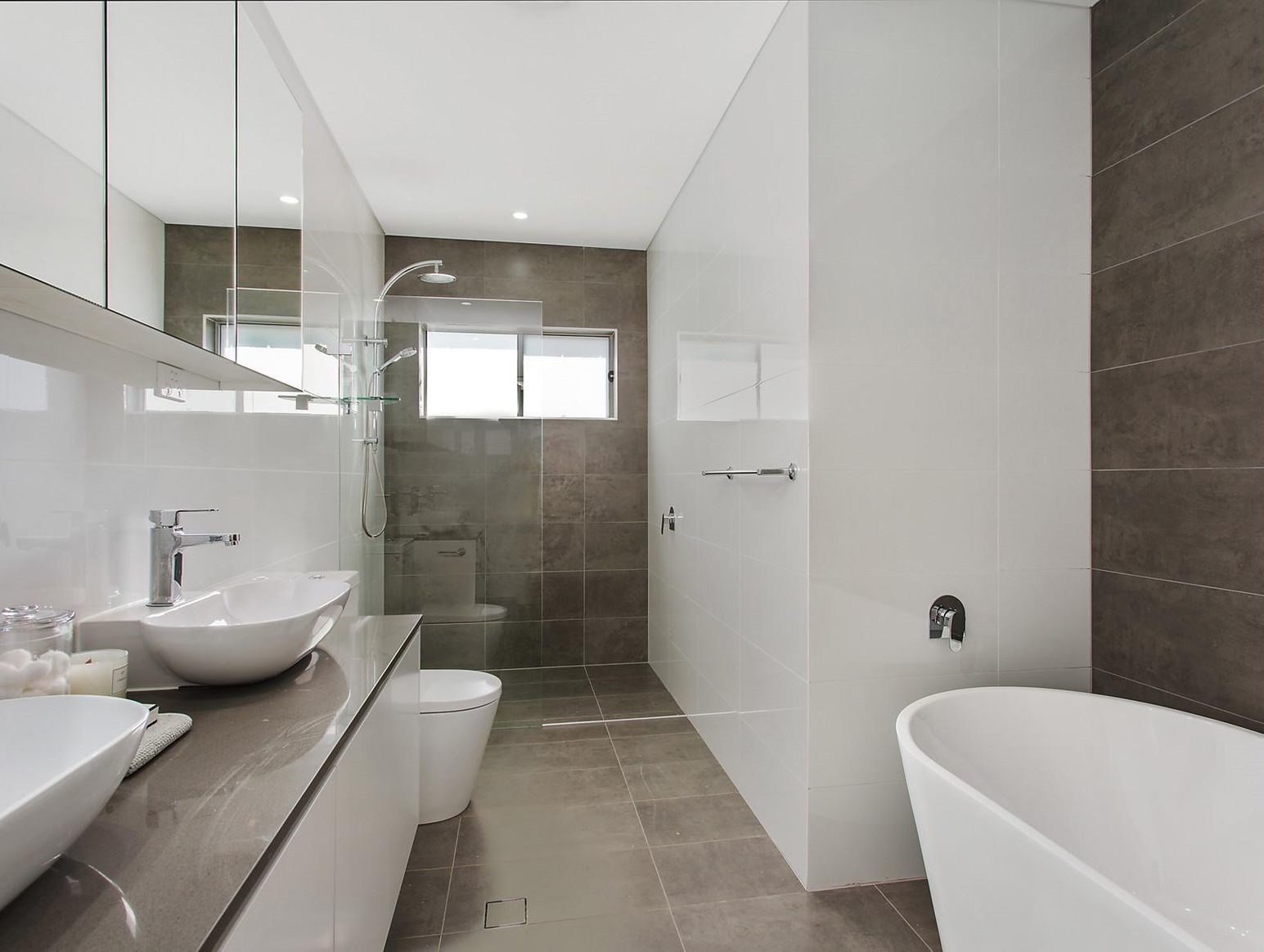 Duplex Bathroom 1.jpg