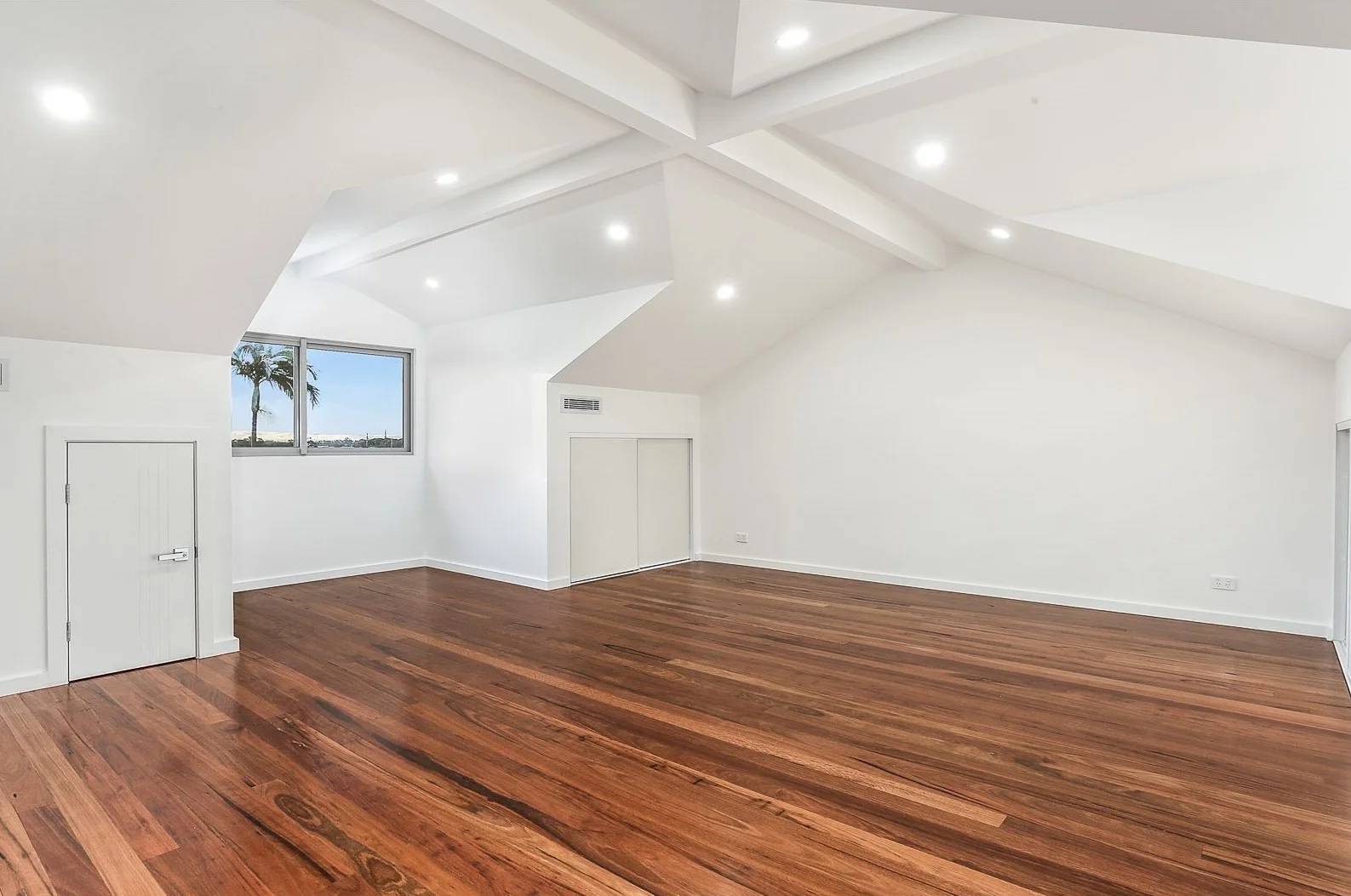 Townhouse Bedroom 1.jpg