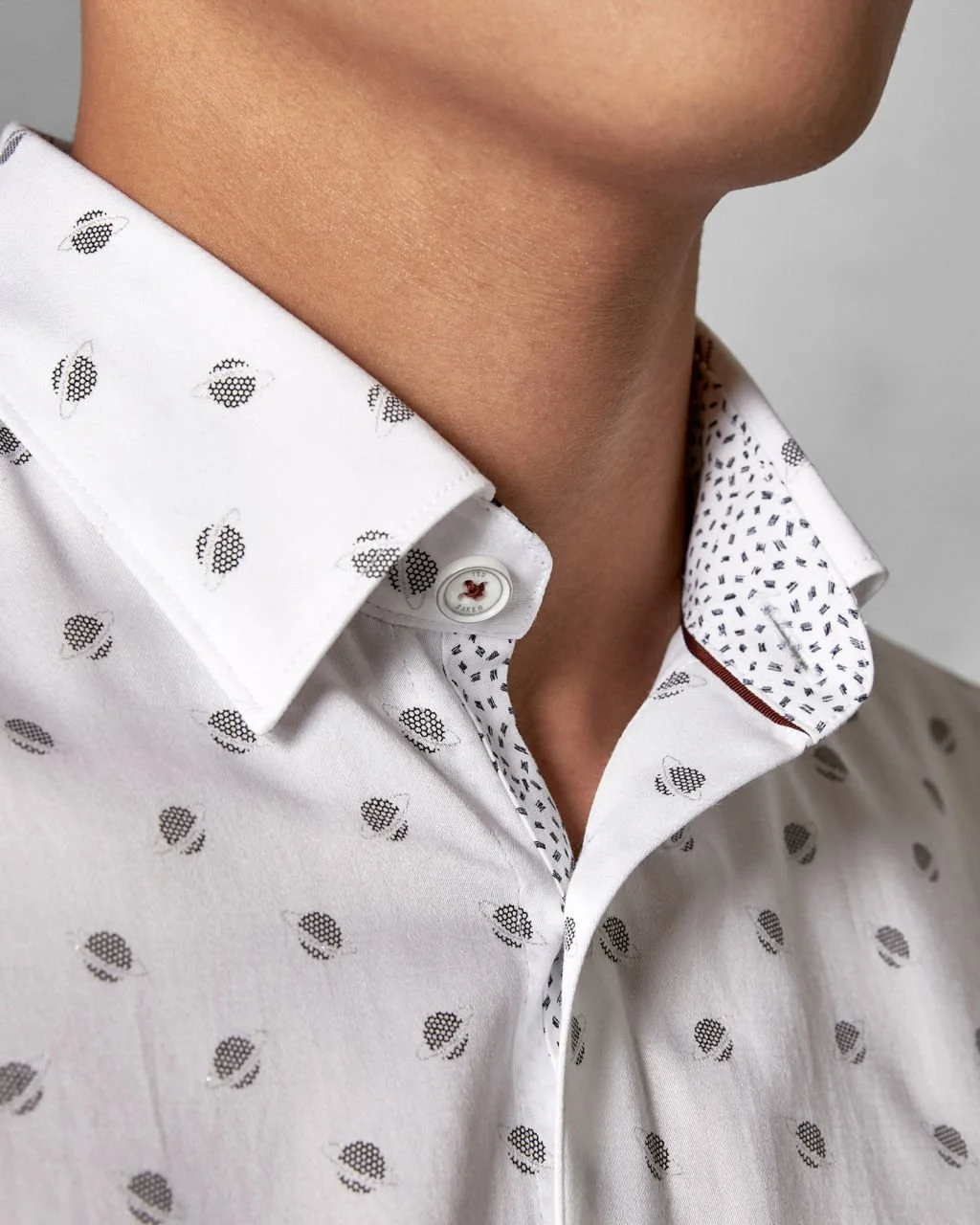 us%2FMens%2FClothing%2FShirts%2FGREENPA-Planet-print-cotton-shirt-White%2FTC8M_GREENPA_WHITE_5.jpg.jpg