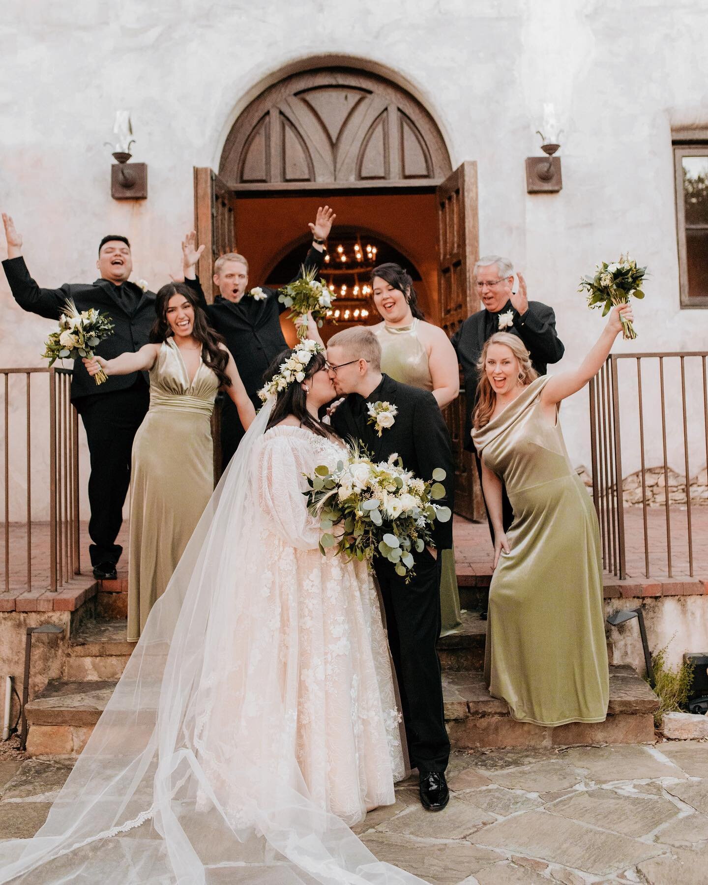 Just sent off this magical wedding gallery! In love with the boho touches that Alyssa and Brandon implemented in their big day, and even more in love with the joy these two radiate. 😭🤍✨ (Also doesn&rsquo;t Alyssa&rsquo;s dress look like something D