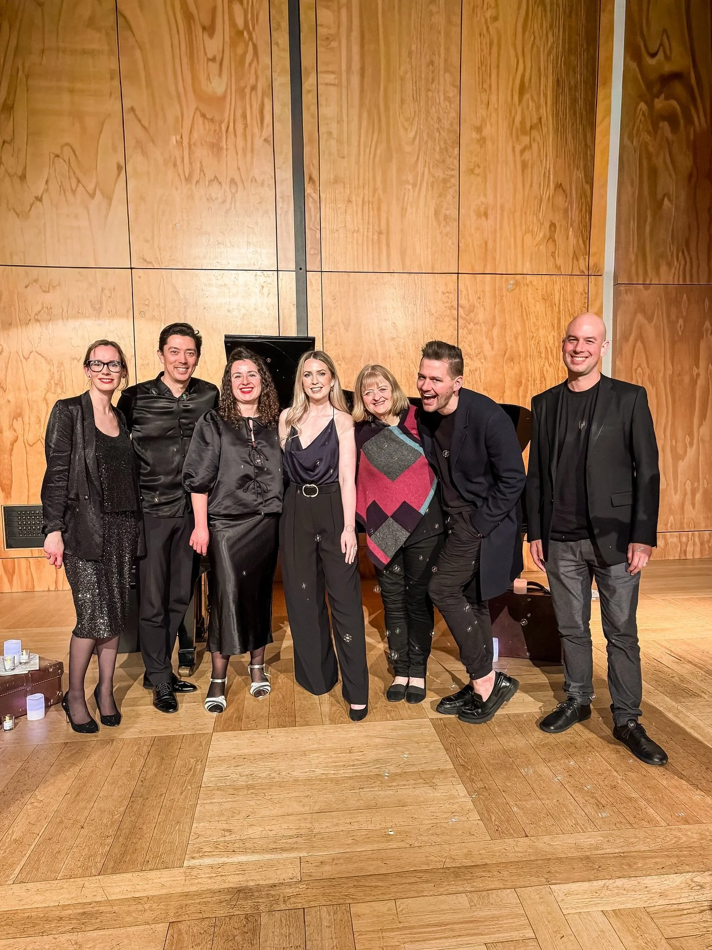 The bubbles were paid extras 🫧

Post-gig smiles after two NZSQ x GT Shostakovich Unpacked concerts at @prefabhallwellington and @kahuistdavidsnz 🎻

@newzealandstringquartet @ghostpianotrio #nzmusic #nzmusician #violinist #chambermusic