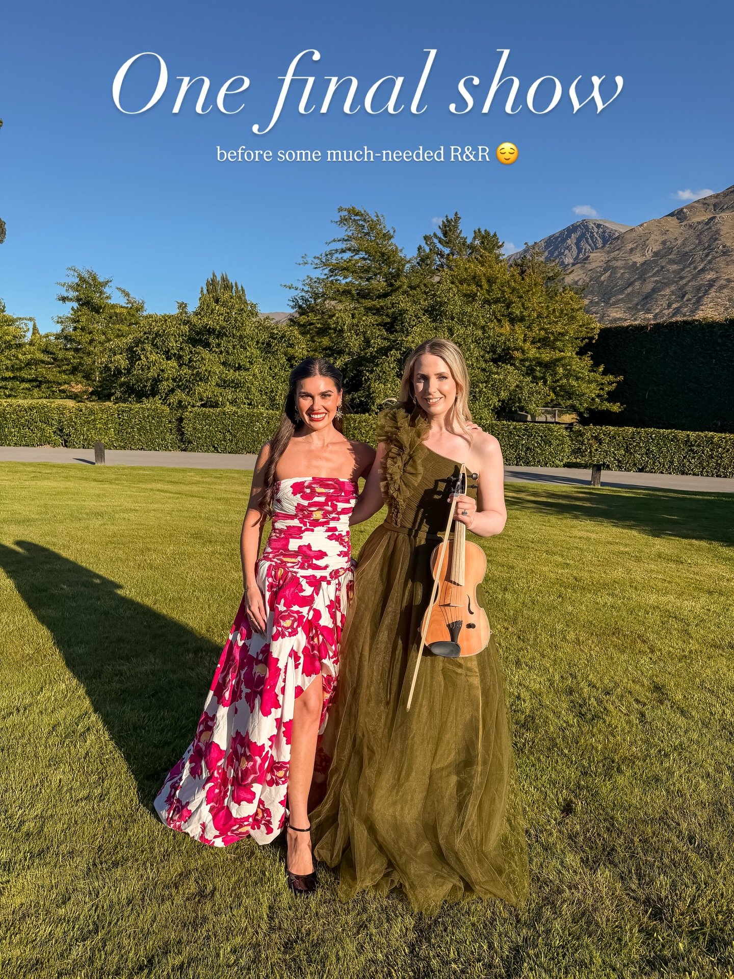 Thanks for having me, @arrowtowncreativeartsnz ❤️

&bull; Brunch at @provisionsarrowtown 
&bull; Dinner at @soda_queenstown 
&bull; Spa with Views @onsenhotpools 
&bull; Spa with Mood @thebathhousegroup 

#violinist #eventsnz #nzmusician #queenstownn