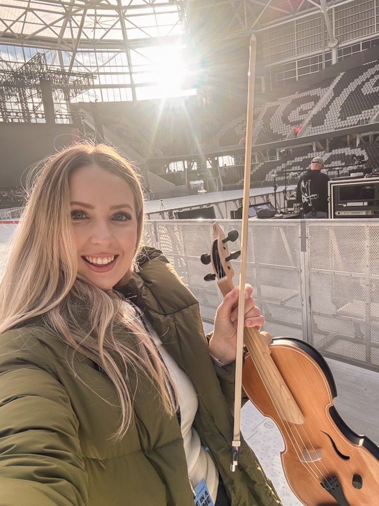 Not every month can be THAT GIRL, but May certainly was the moment 💅

💍 travelled to perform in a beautiful Autumnal wedding in Canberra at @brasseyhotel for R&amp;P 

🎓 presented a violin &amp; chamber music workshop at @musicstarnz with @alexmor