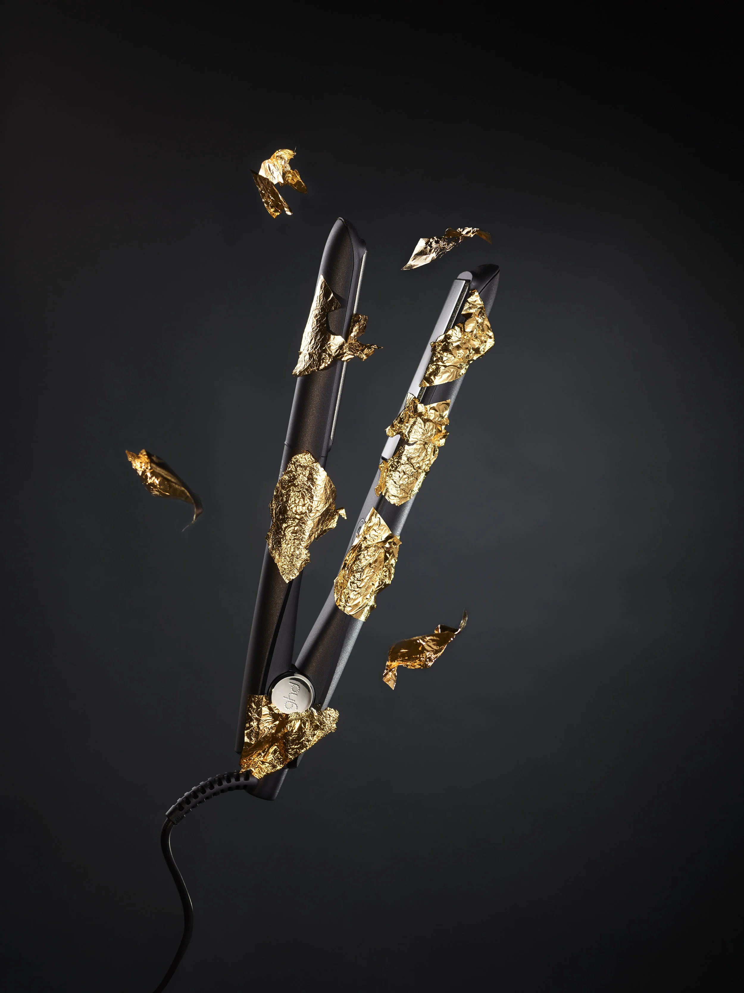 GoldLeaf_STILLL_GHD_GlitterPaint_89156Goldleaf_Styler logo.jpg