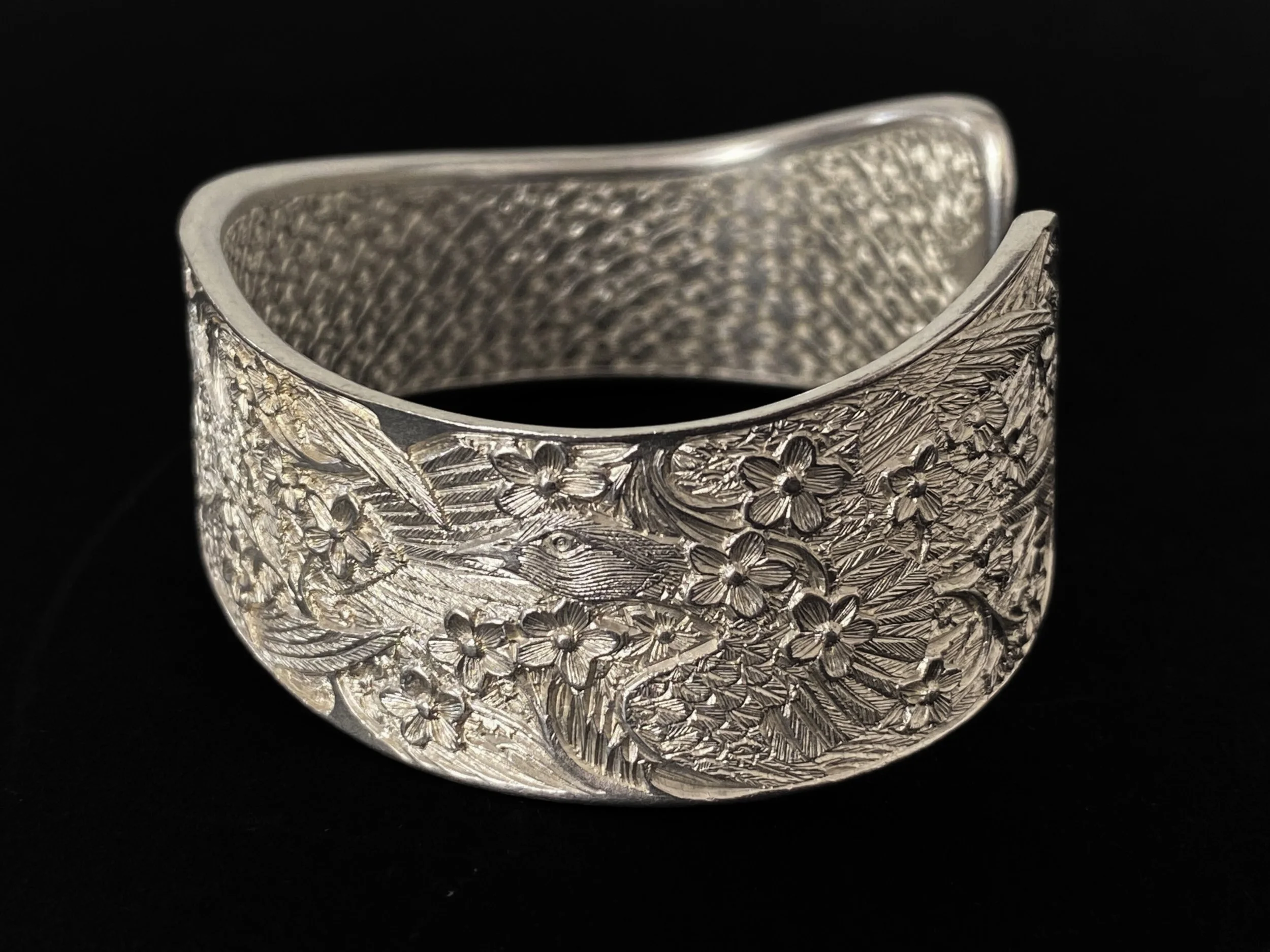 Malcolm Appleby Bangle side (2).jpg