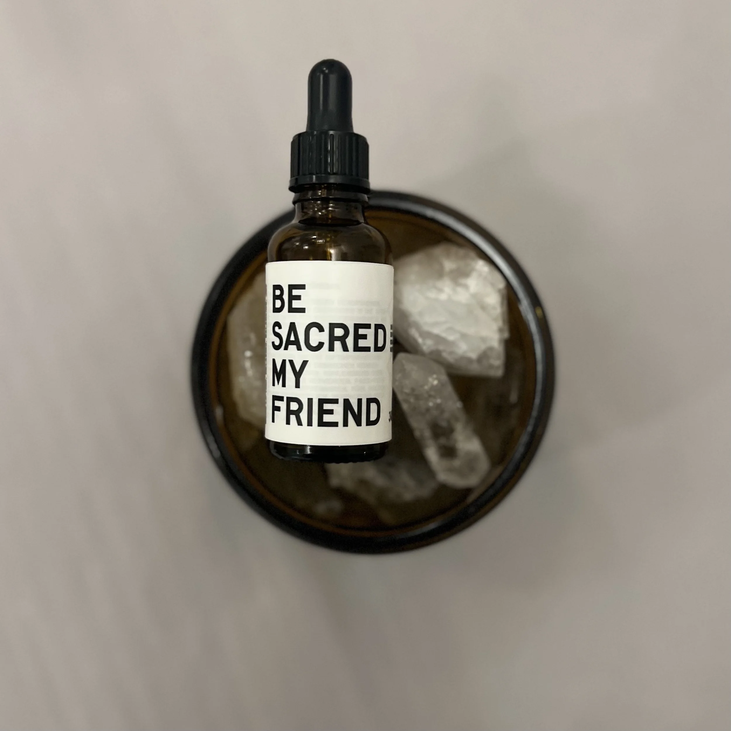 BE SOLID MY FRIEND SACRED Bergkristalle & SACRED Duftöl 30ML