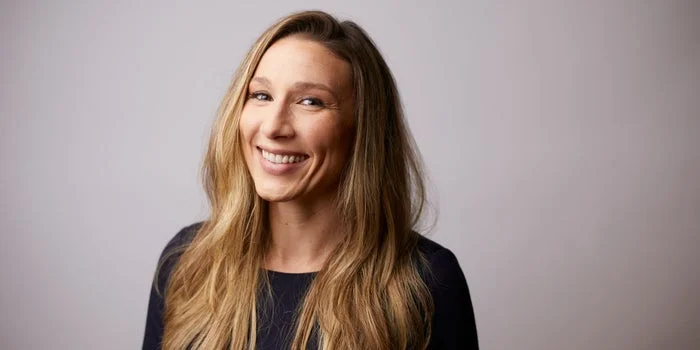 Train Your Brain With These Winning Mindset Techniques From Olympic Medalist Nicole Davis