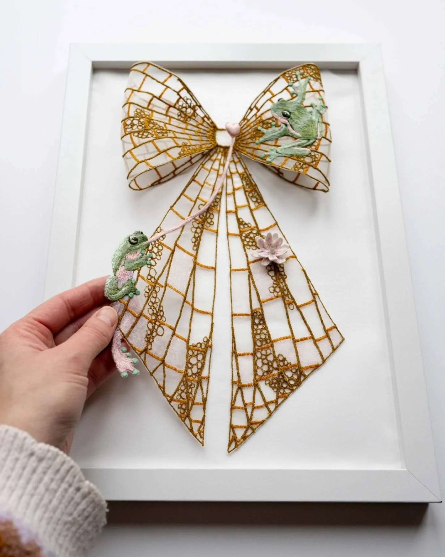I'm so excited! 🐸 My piece 'You've got me Tongue Tied' has won the Free Machine embroidery category of the National Embroidery Awards! 

If these frogs could jump, they would with bountiful joy! 

I have free machine embroidered a lily pad design on