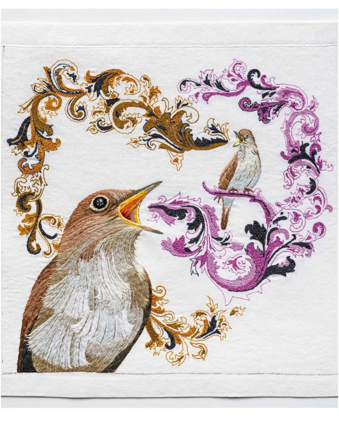 It's world embroidery day! 🌍🧵 

I love to see how people utilise the many forms of stitch to express stories, patterns and palettes. 

Recently, the Embroiderers' Guild challenged its members to explore 'colour rhythms'. 

I instantly thought of Ni