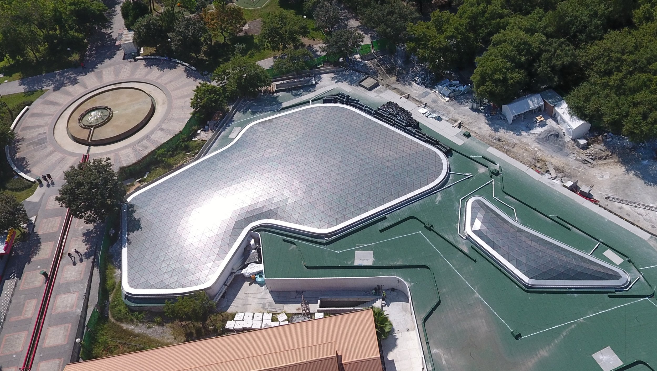Free-form skylights cover the Papalote Children's Museum in Monterrey, Mexico