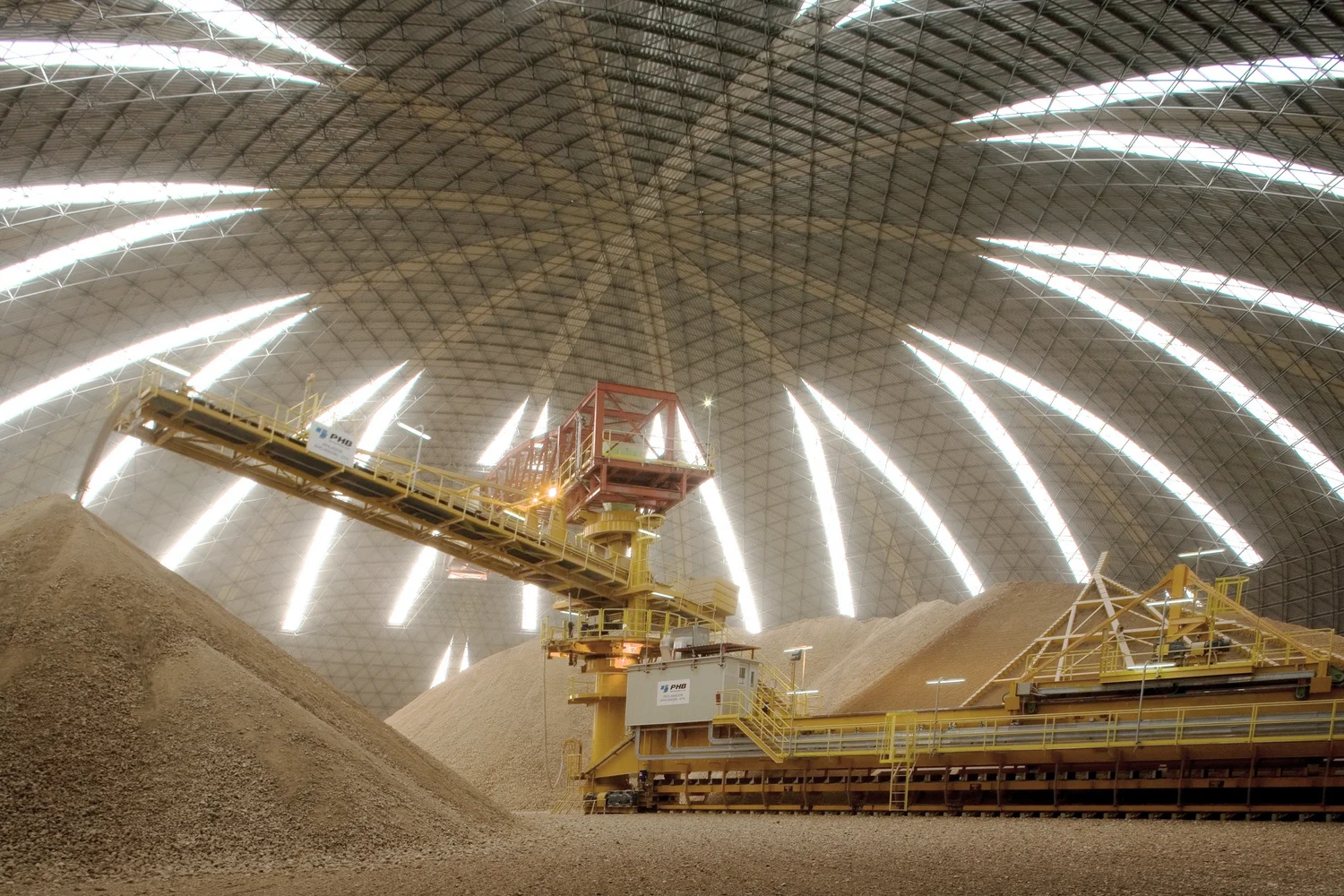 where is the world's largest known stockpile of gold? - Ilustrasi 3