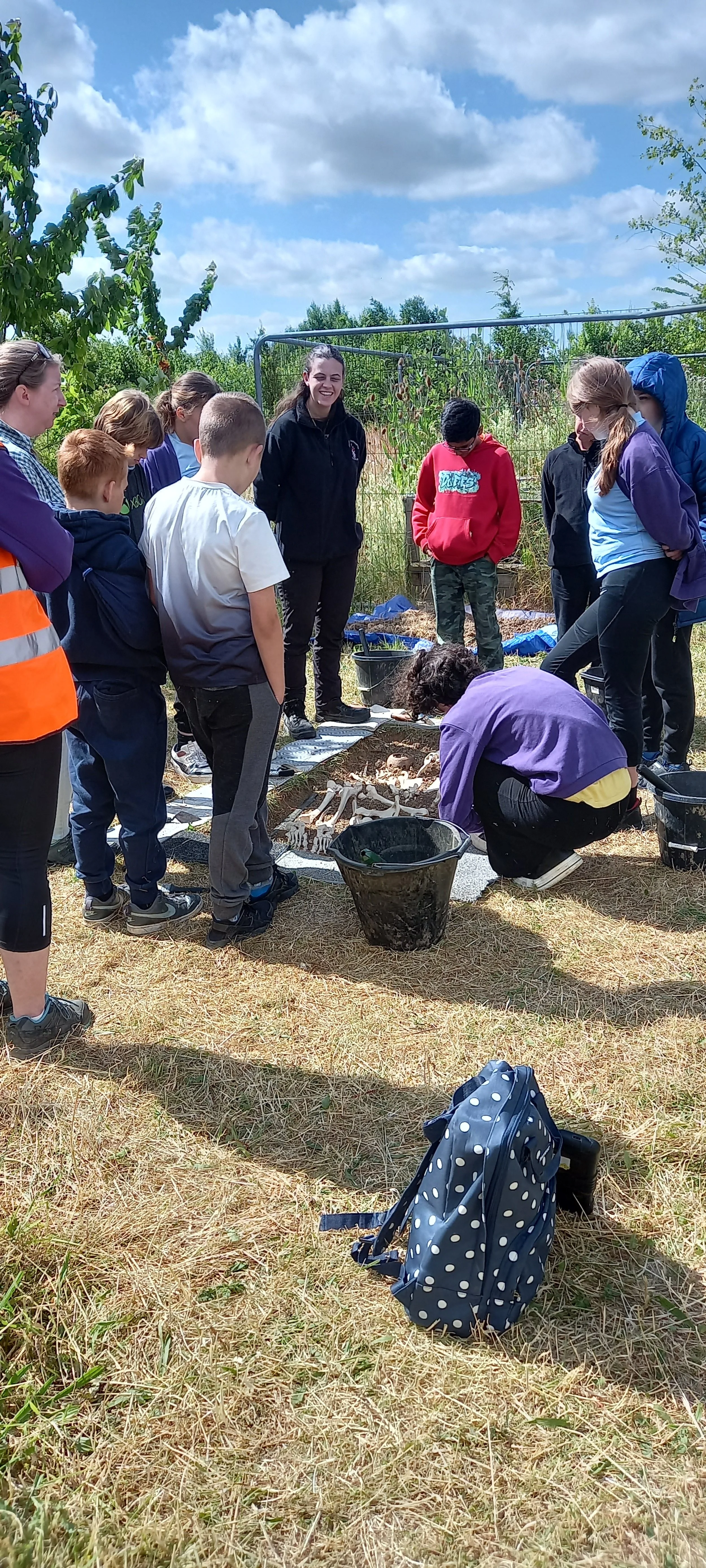 "Between the Barrows" Community Archaeology Dig Unearths Bronze Age Treasures and Engages Local Participants