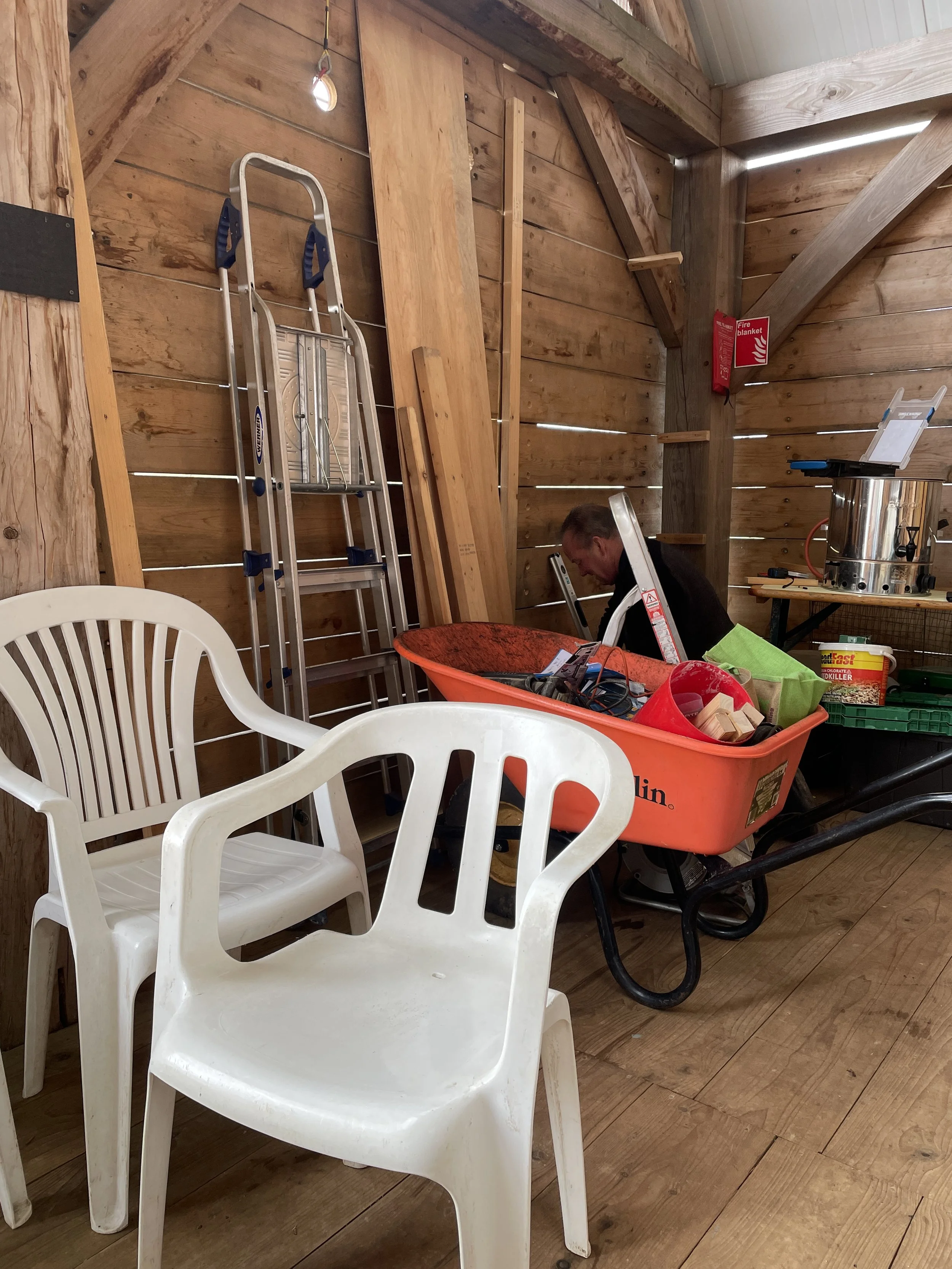 Pete fitting out the veranda [1].JPG