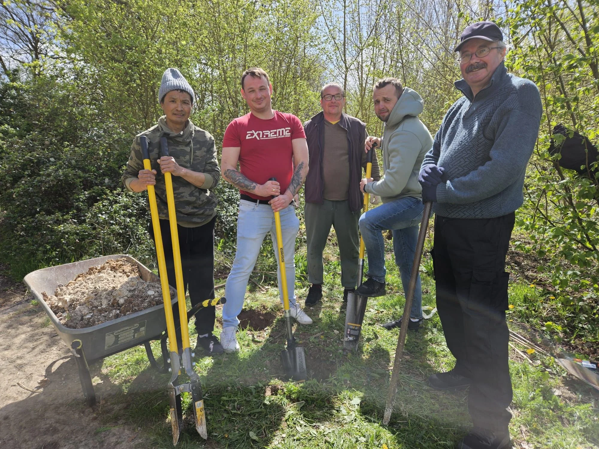 Digging it: The weekly adventures of Volunteer Conservation Teams!