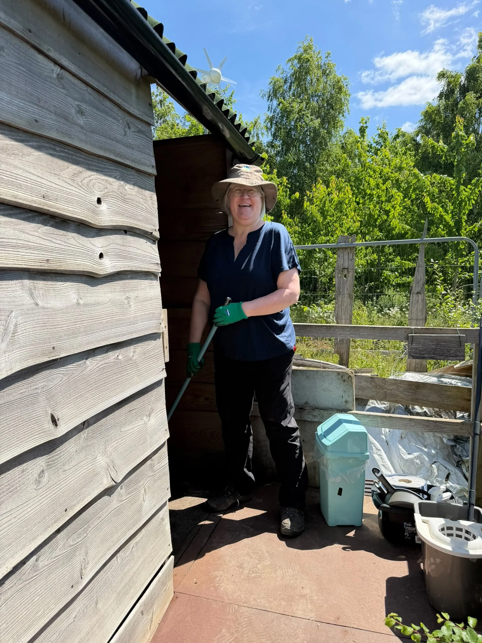 Digging it: The weekly adventures of Volunteer Conservation Teams!