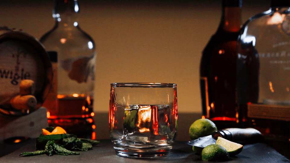 Perfectly clear ice for cocktails and drinks made easily in your home freezer from OnTheRocks