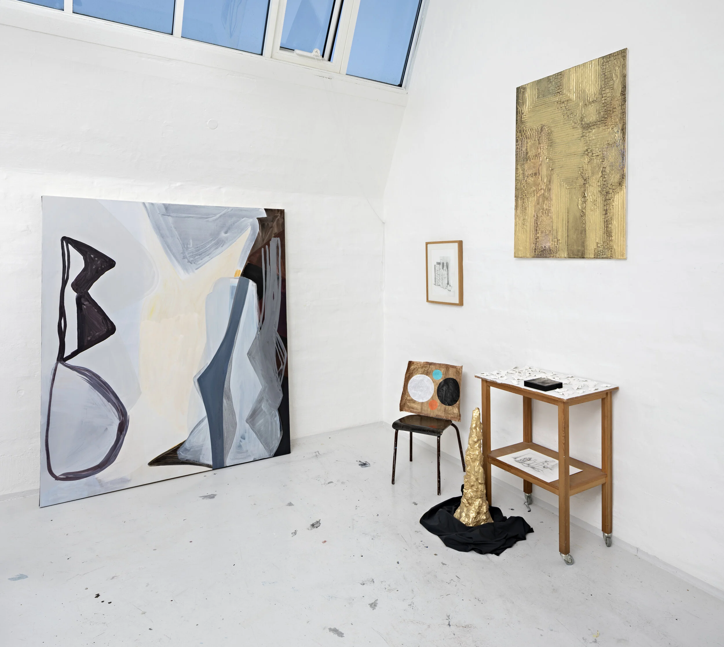 Julie Sass and Marianne Therese Grønnow, 2020. Installation view. Quarantine Works #2. Værkstedvej 24, 2500 Valby, Denmark. Photograph: Anders Sune Berg.